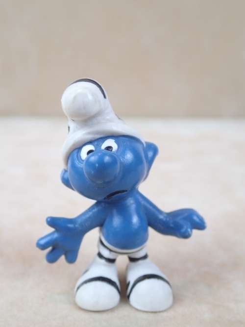 20010 Prisoner Smurf, vintage Smurfs figure. Shipping will only be charged once!