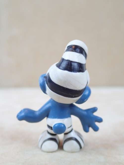 20010 Prisoner Smurf, vintage Smurfs figure. Shipping will only be charged once!