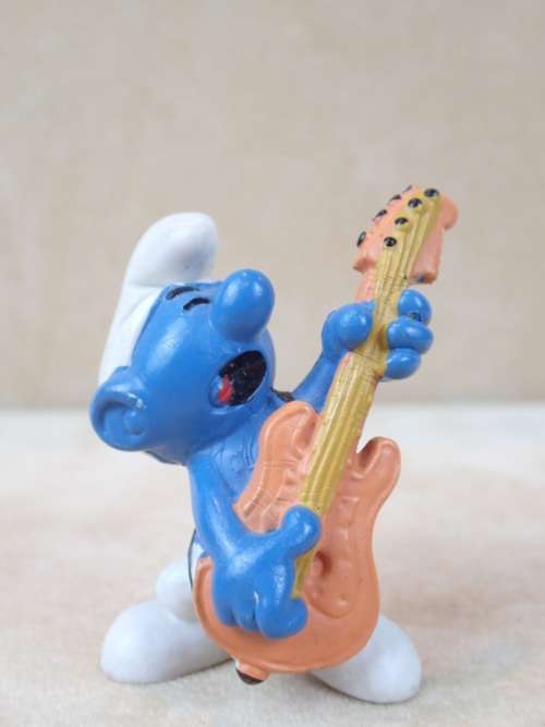 20023 Rock `n Roll Smurf, vintage Smurfs figure. Shipping will only be charged once!