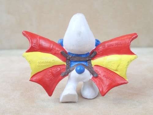 20036 Hangglider Smurf, vintage Smurfs figure. Shipping will only be charged once!