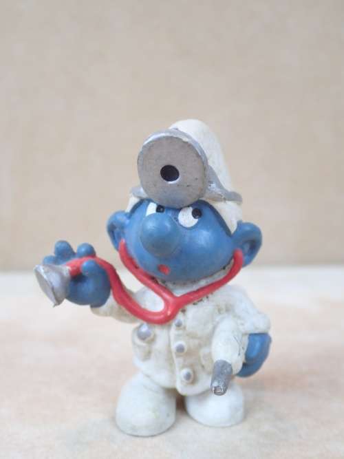 20037 Doctor Smurf, vintage Smurfs figure. Shipping will only be charged once!