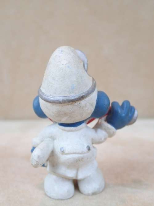 20037 Doctor Smurf, vintage Smurfs figure. Shipping will only be charged once!