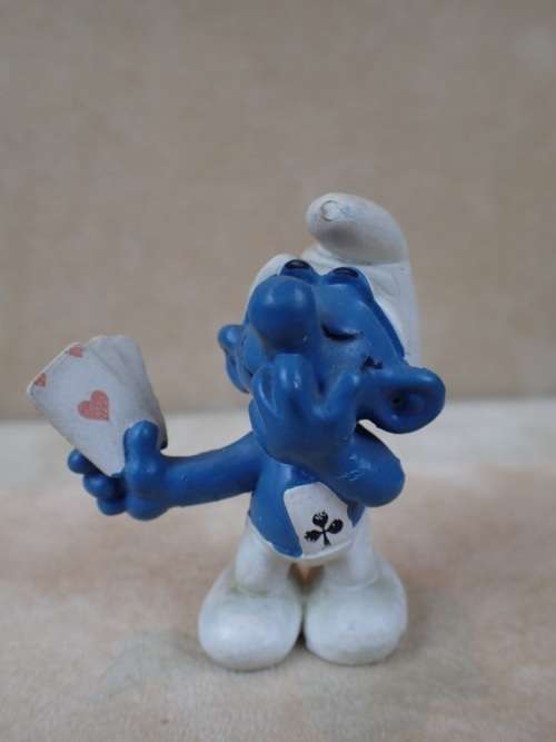 20056 Card Player Smurf, vintage Smurfs figure. Shipping will only be charged once!