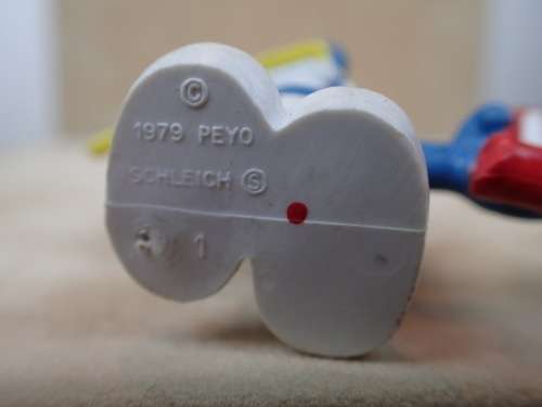 20064 Toothpaste Smurf, vintage Smurfs figure. Shipping will only be charged once!