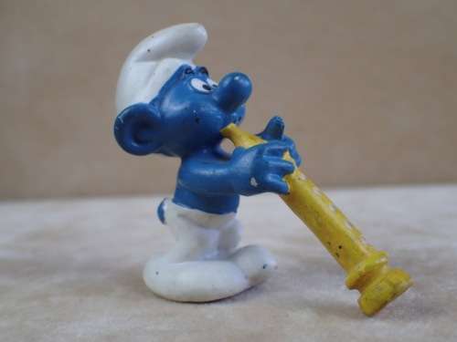 20095 Oboist Smurf, vintage Smurfs figure. Shipping will only be charged once!