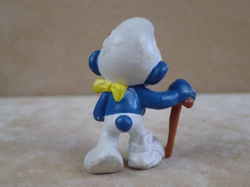 20097 Injured Smurf, vintage Smurfs figure. Shipping will only be charged once!