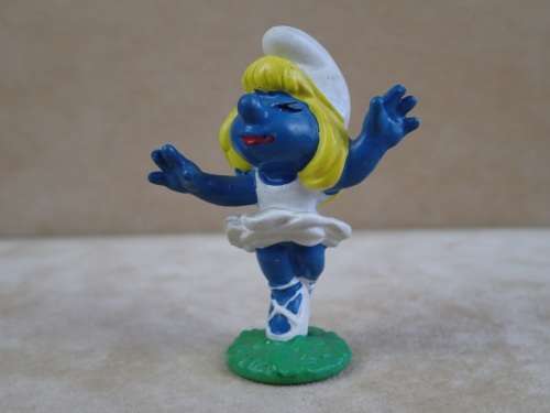 20098 Ballerina Smurf, vintage Smurfs figure. Shipping will only be charged once!