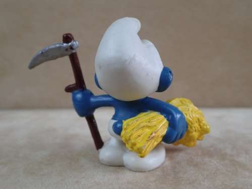 20145 Farmer Smurf, vintage Smurfs figure. Shipping will only be charged once!