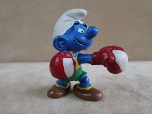 20419 Boxer Smurf, vintage Smurfs figure. Shipping will only be charged once!