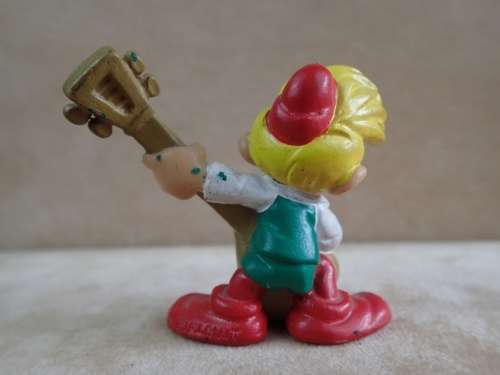 20499 Pewit Smurf, vintage Smurfs figure. Shipping will only be charged once!