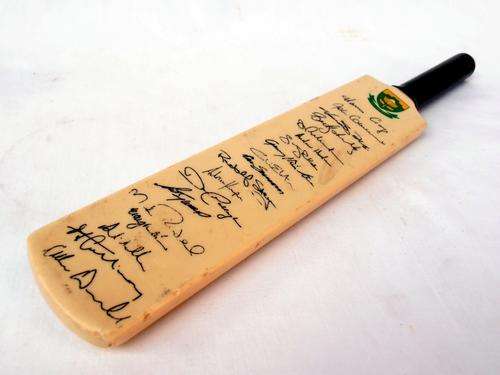 Mini bat with printed signatures, Hansie Cronje, Gary Kirsten, Allan Donald era! WENDYHOUSE-MANIA!