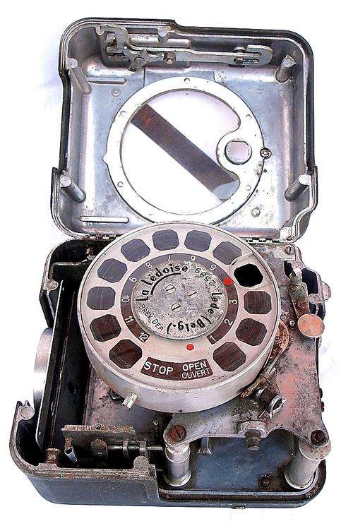 Vintage PIGEON RACING TIMER CLOCK,  La Ledoise, Lede, Belgium