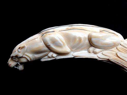 Fine LEOPARD carving, figure