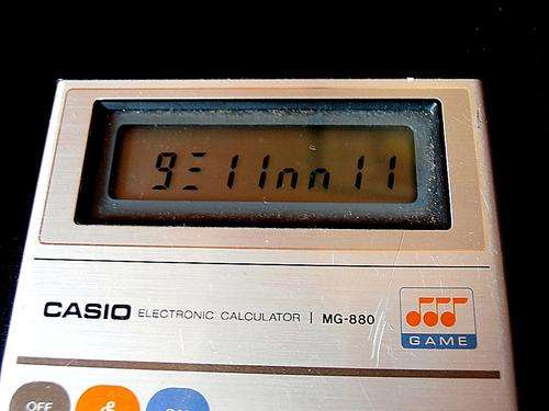 CASIO MG-880 MUSIC AND GAME CALCULATOR, 1980, SPACE INVADERS, FREE SHIPPING!