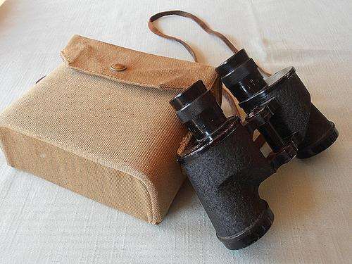 British WWII binoculars 6x30 with canvas carry case, R.E.L. /Canada, C.G.B.