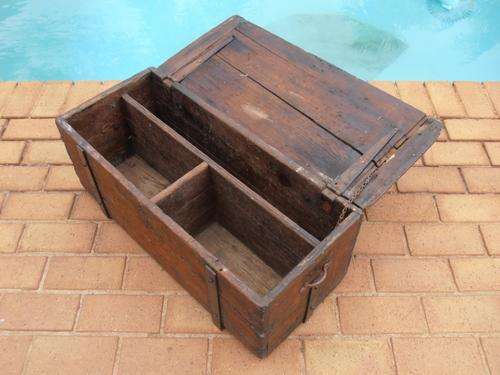 Vintage wooden kist, trunk, box, chest