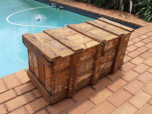 Vintage large wooden kist, trunk, box, chest