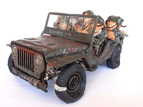 Guillermo Forchino "Tour of Duty" comic army Jeep, large and heavy at 4.5 kg!