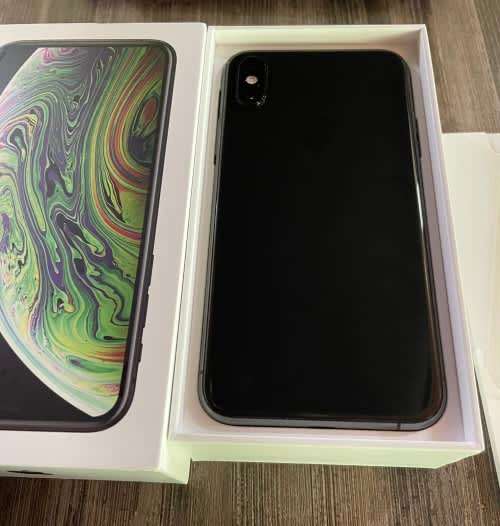 **GENUINE APPLE**iPhone XS**64GB**Space Grey**Original box charger**