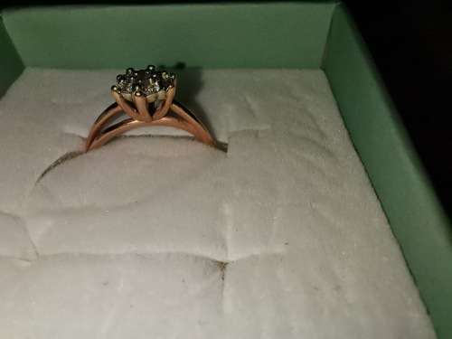 9ct Rose Gold Shank Cluster ring