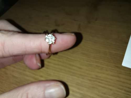 9ct Rose Gold Shank Cluster ring