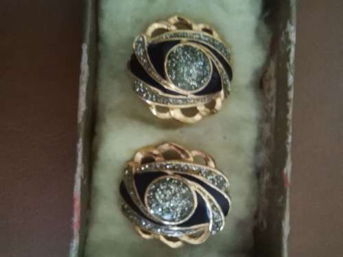 Vintage clip on earrings circa 1970s