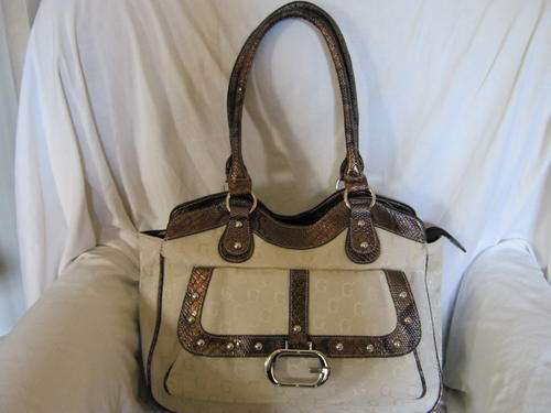 Authentic Cream Guess handbag and purse combo - STUNNING