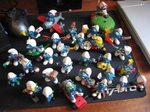 Collection / Lot of 29 SMURFS