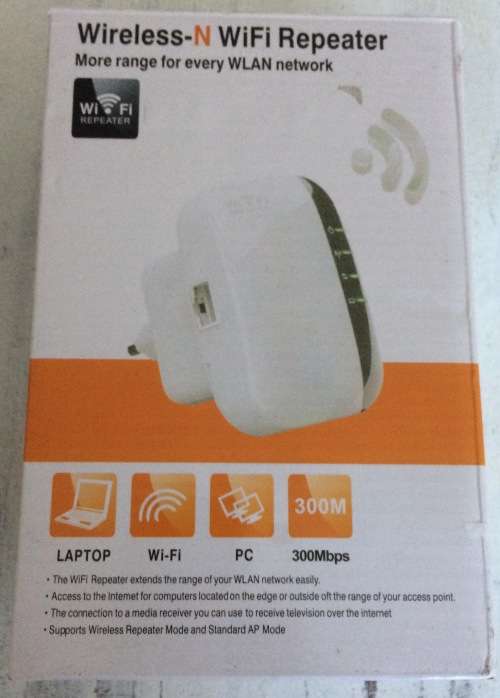Wireless N WiFi Repeater With Lan Port Connection Like new Condition Open Box
