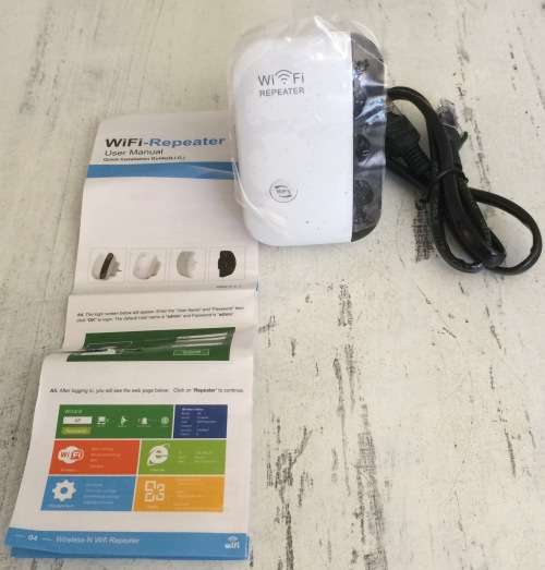 Wireless N WiFi Repeater With Lan Port Connection Like new Condition Open Box