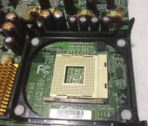 Intel Socket 478 Motherboard Plus P4 2,8GHZ Processor and AGP Graphic Card Bargain!