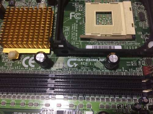 Intel Socket 478 Motherboard Plus P4 2,8GHZ Processor and AGP Graphic Card Bargain!