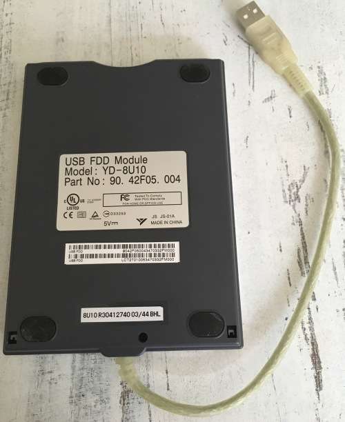 YD-8U10 1.44MB 3.5" USB Slim Floppy Disk Drive