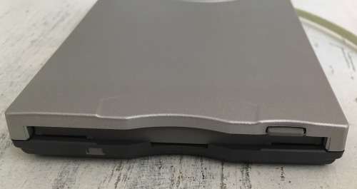 YD-8U10 1.44MB 3.5" USB Slim Floppy Disk Drive