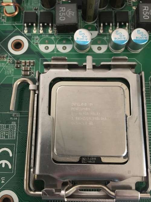 Hp Socket 775 Motherboard Plus Pentium 4 Processor and 1GB Ram Bargain