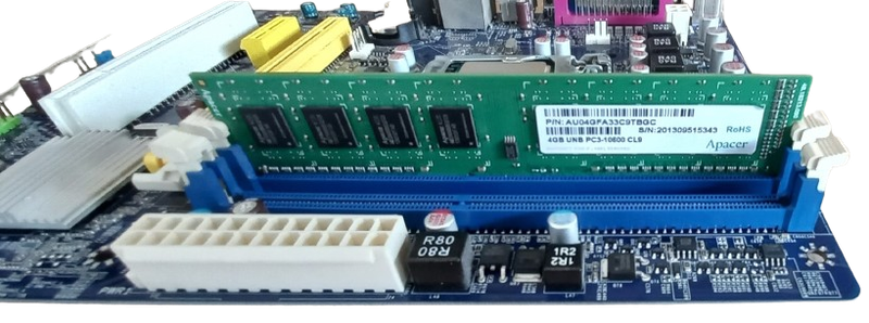 Foxconn Desktop Motherboard Bundle (includes cpu, ram & backplate)