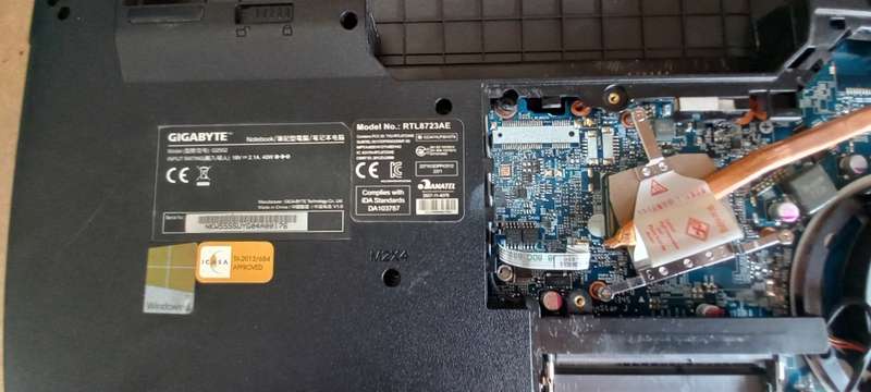 Gigabyte Laptop Model Q2552 Core i3 4500U processor