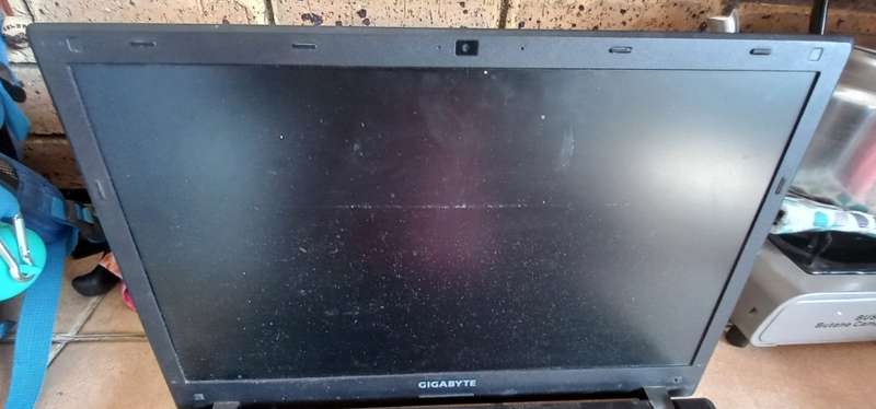 Gigabyte Laptop Model Q2552 Core i3 4500U processor