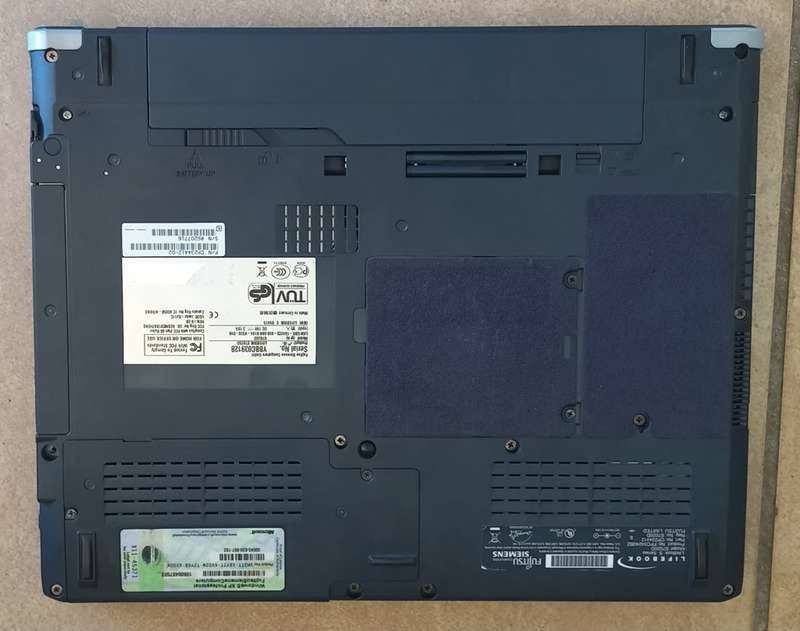 Fujitsu Siemens Lifebook Windows XP Laptop