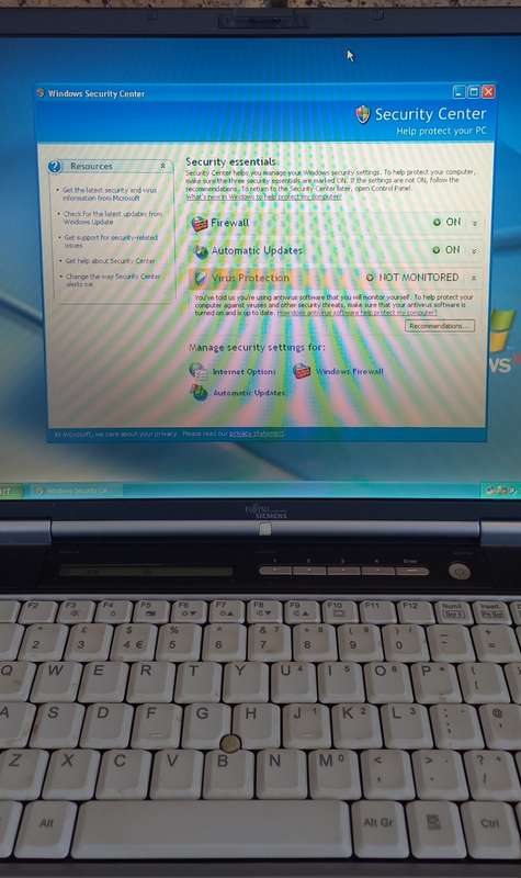 Fujitsu Siemens Lifebook Windows XP Laptop