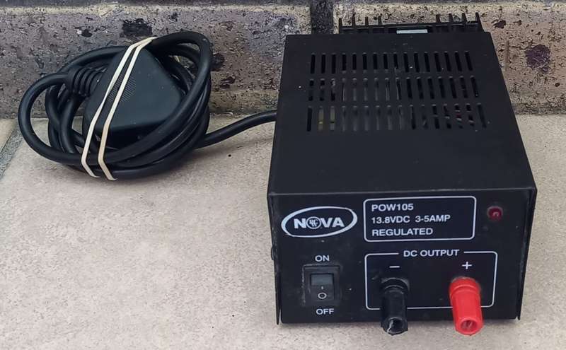 Nova POW105 13.8VDC 3-5AMP Regulated Power Supply
