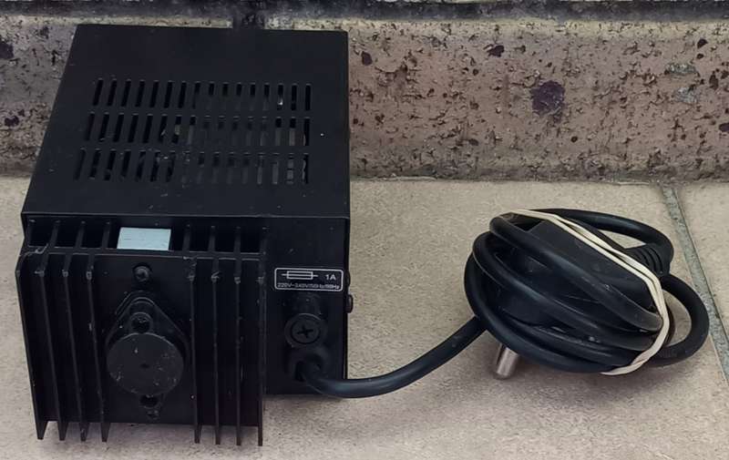 Nova POW105 13.8VDC 3-5AMP Regulated Power Supply