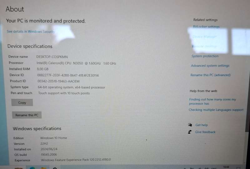 Dell Silver 11.6` Inspiron 3157 touch screen 2-in-1 Convertible Laptop PC with Intel Celeron N3050
