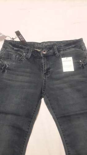 LADIES GUESS PREMIUM JEANS SIZE- 32