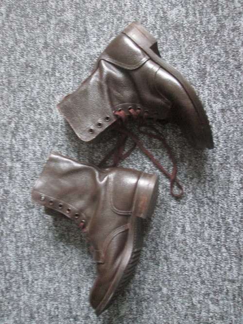 Size 10  SADF  boots