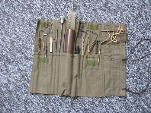 Complete  R1  rifle  cleaning  kit.  SADF  national  service  issue.