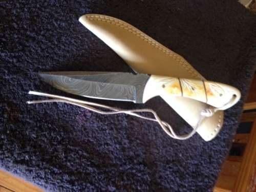Hand Made Damascus Steel Knife