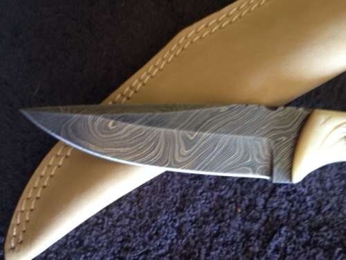 Hand Made Damascus Steel Knife
