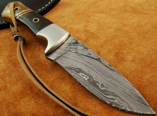 Hand Made Damascus Steel Knife