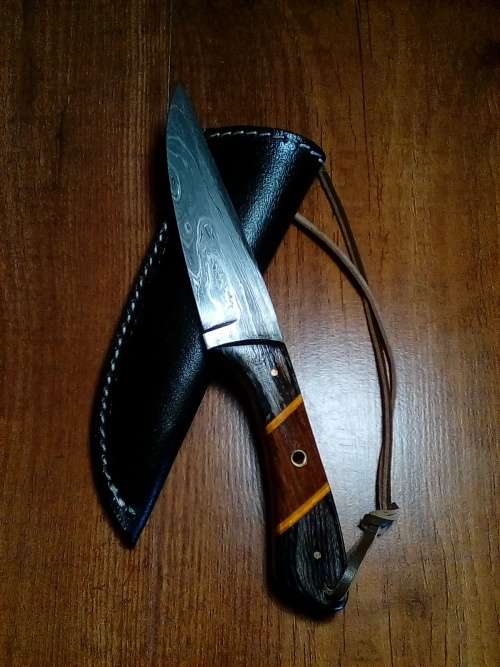Hand Made Damascus Steel Knife
